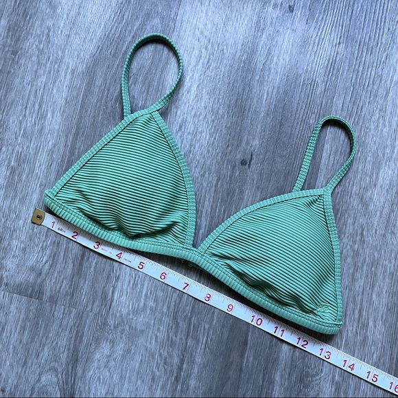 Billabong• Tanlines Ceci Triangle Bikini Top Safari Green - Picture 10 of 12